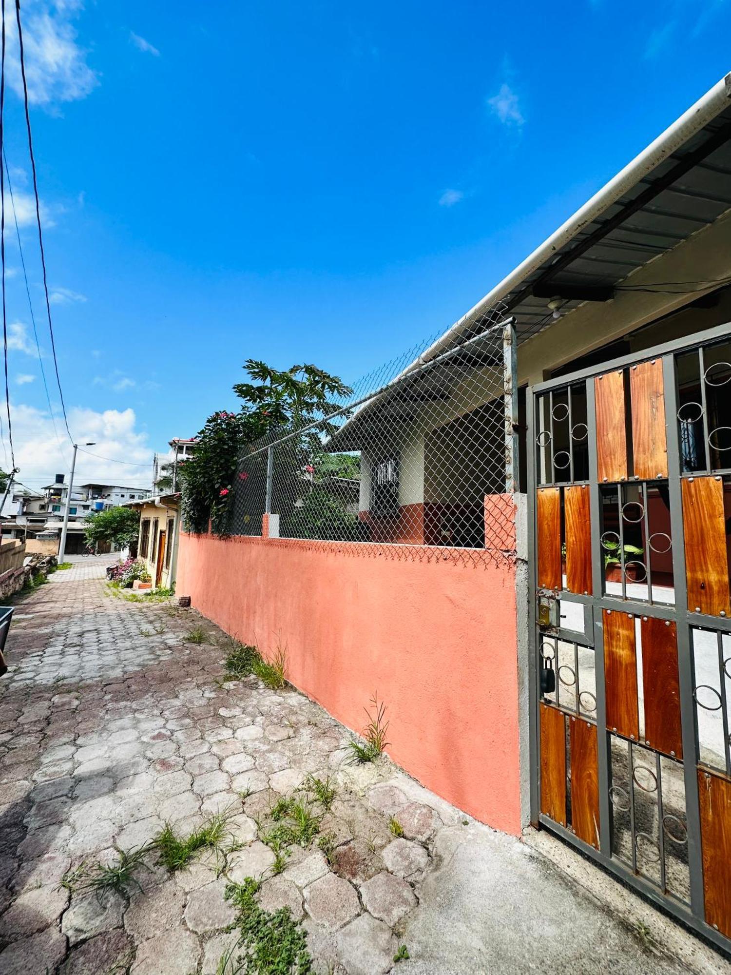 Casa Independiente Puerto Ayora  Exterior photo
